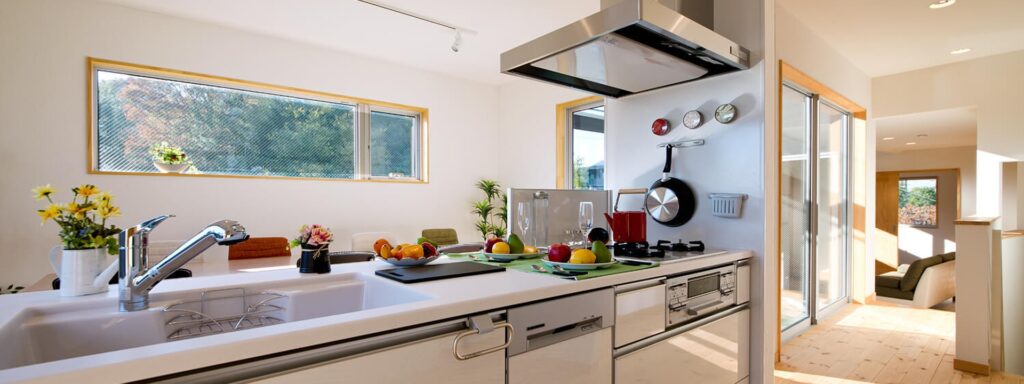 プリンシパルホームが手がけた洗練された住まいのキッチン