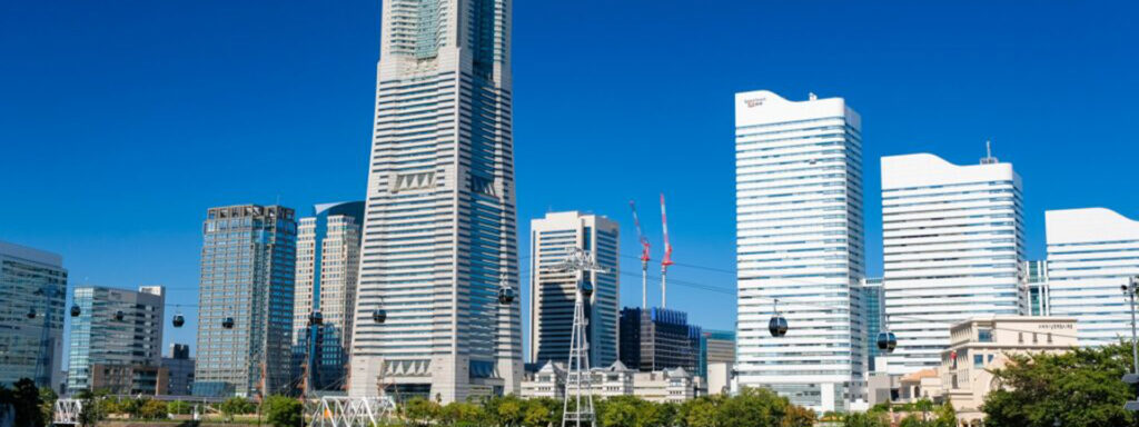 横浜の高層マンションが立ち並ぶ光景