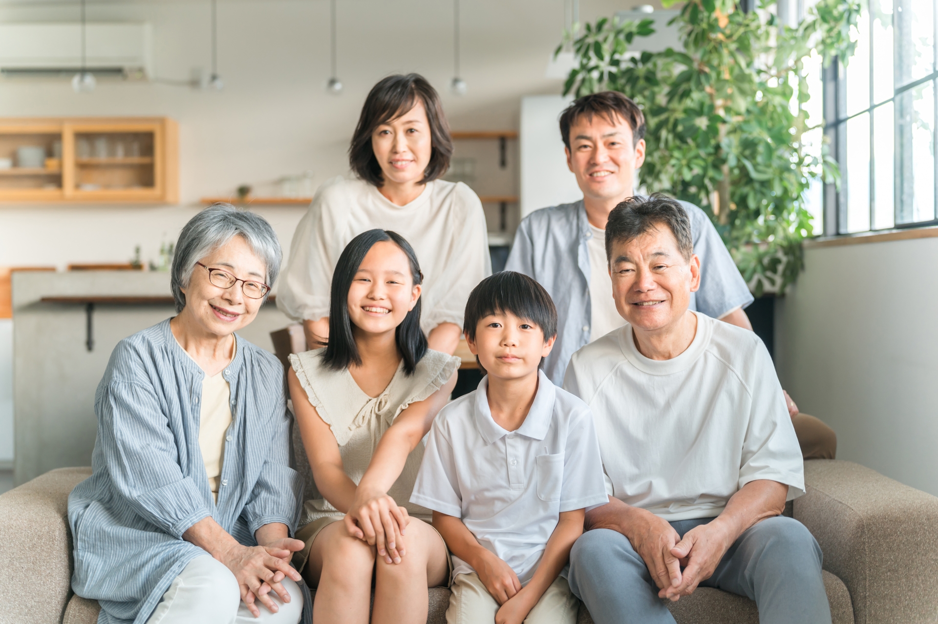 二世帯住宅に住んでいる家族イメージ